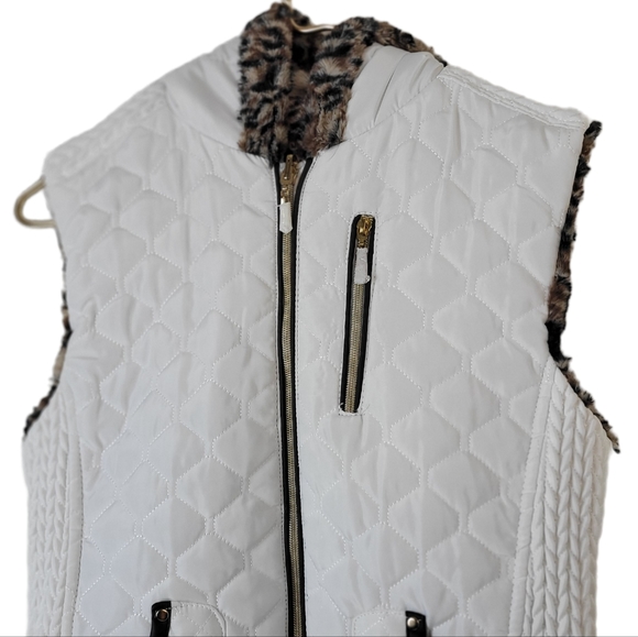Adriana Vest Animal Print Faux Fur Reversible quilted Medium NEW - Picture 2 of 16